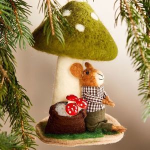 Anthropologie terrain forest friend felt ornament, NEW!
